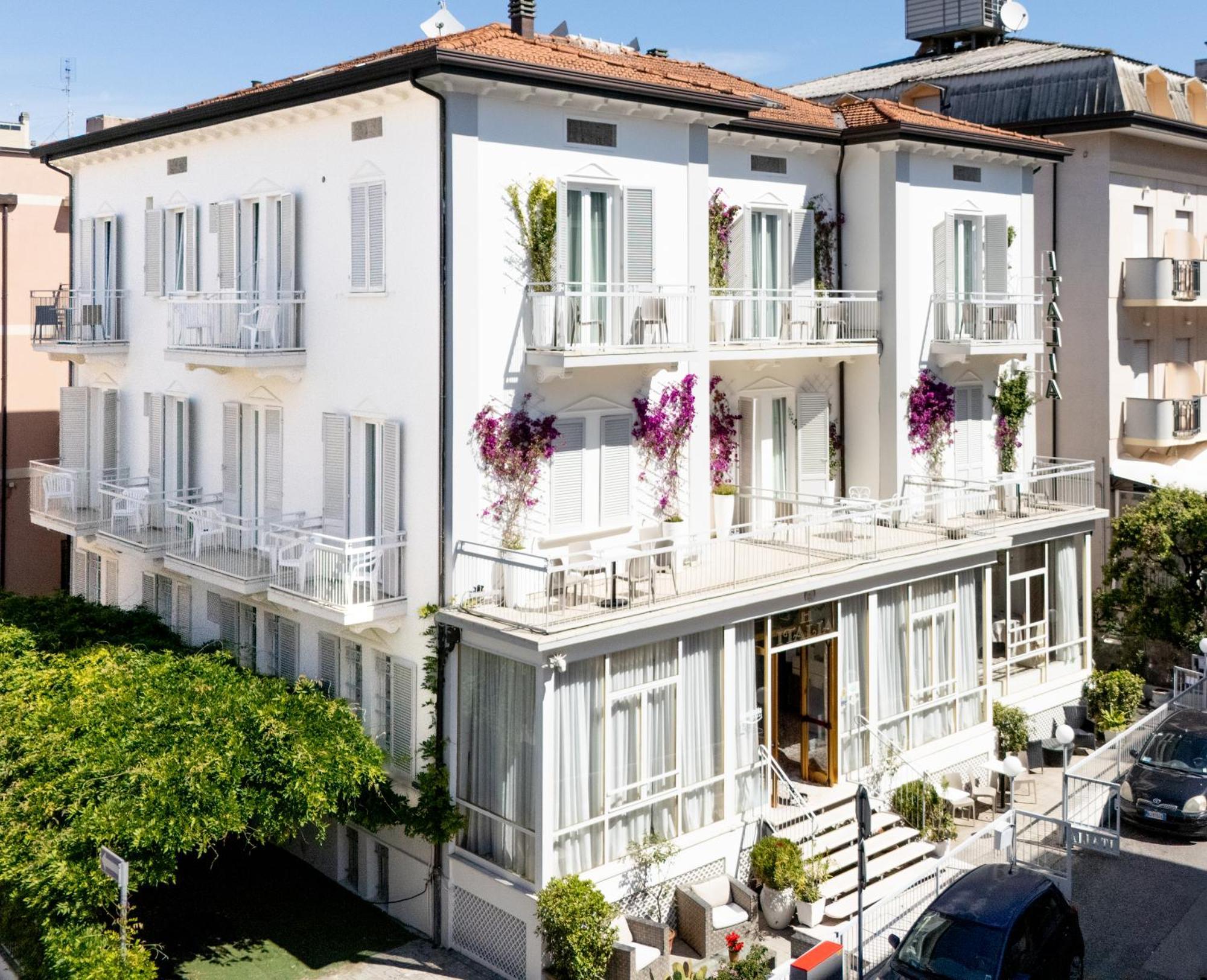 Soggiornare vicino a Piazza Cavour: 15 Hotel per Famiglie a Rimini Confrontati