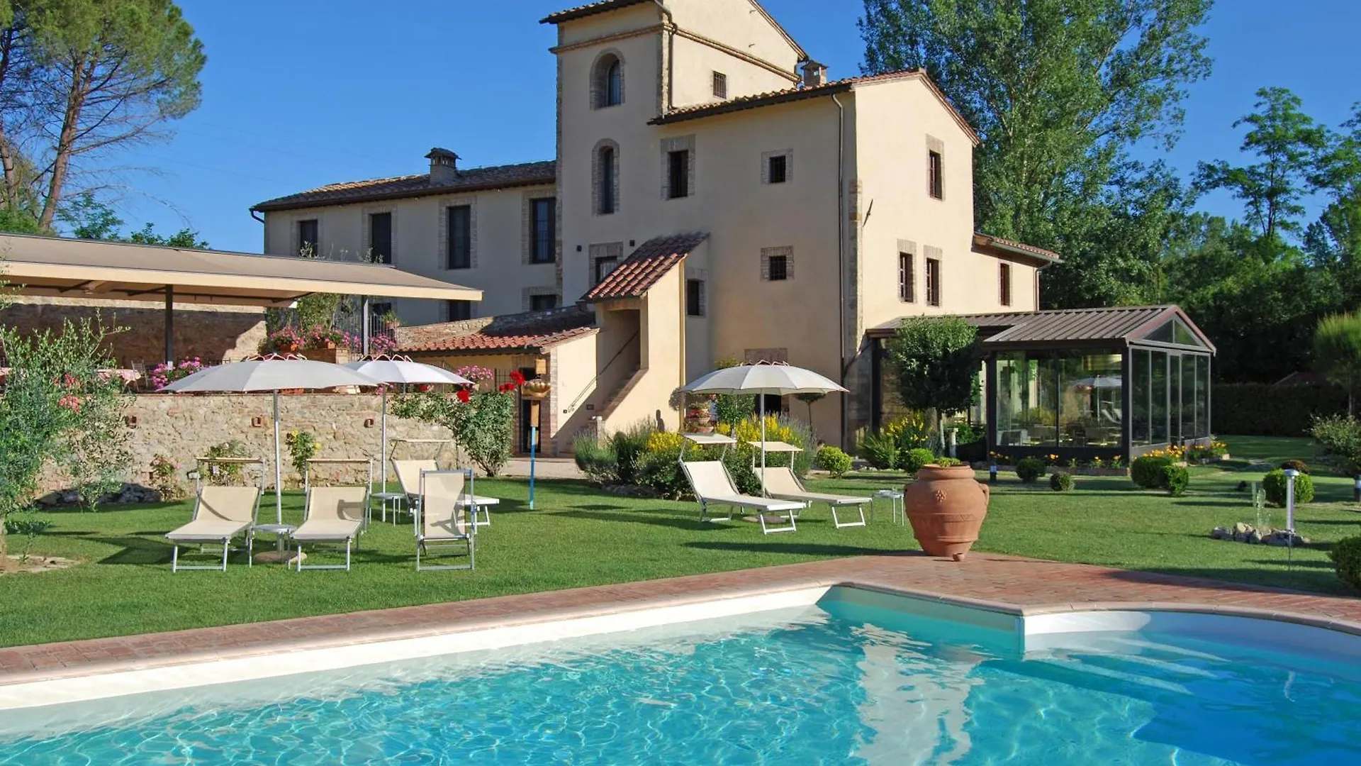 Soggiornare nel Chianti: 5 Hotel per Famiglie a Confronto